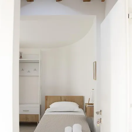 Old Olive Apartment *
