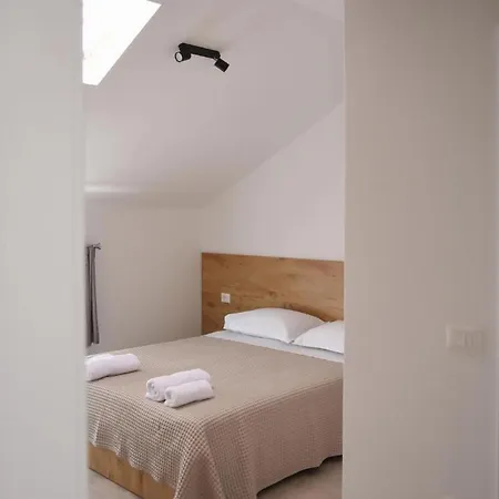 Old Olive Apartment *